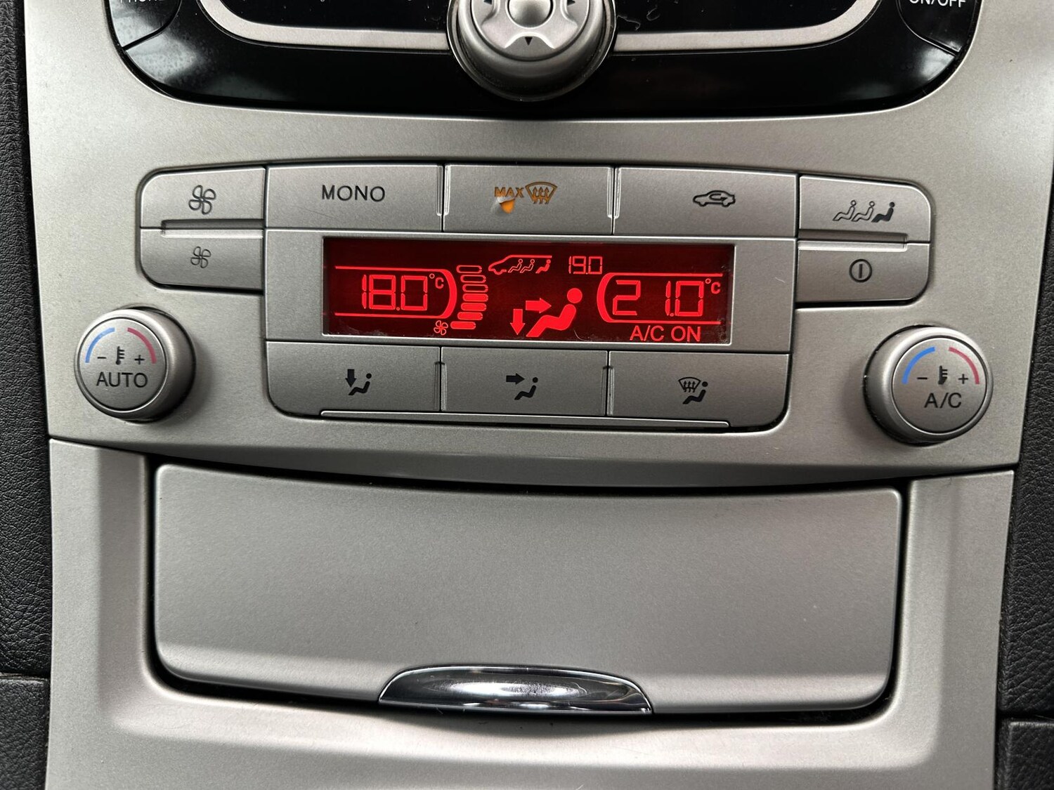 Used Ford Galaxy 2008 for sale - 77877848: Photo 42