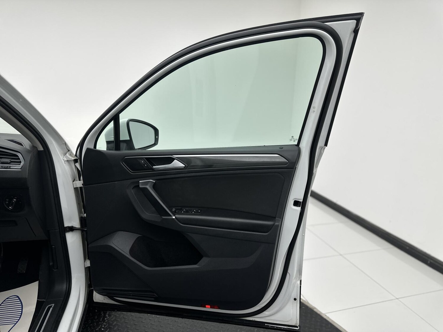 Used Volkswagen Tiguan 2018 for sale - 76598876: Photo 14