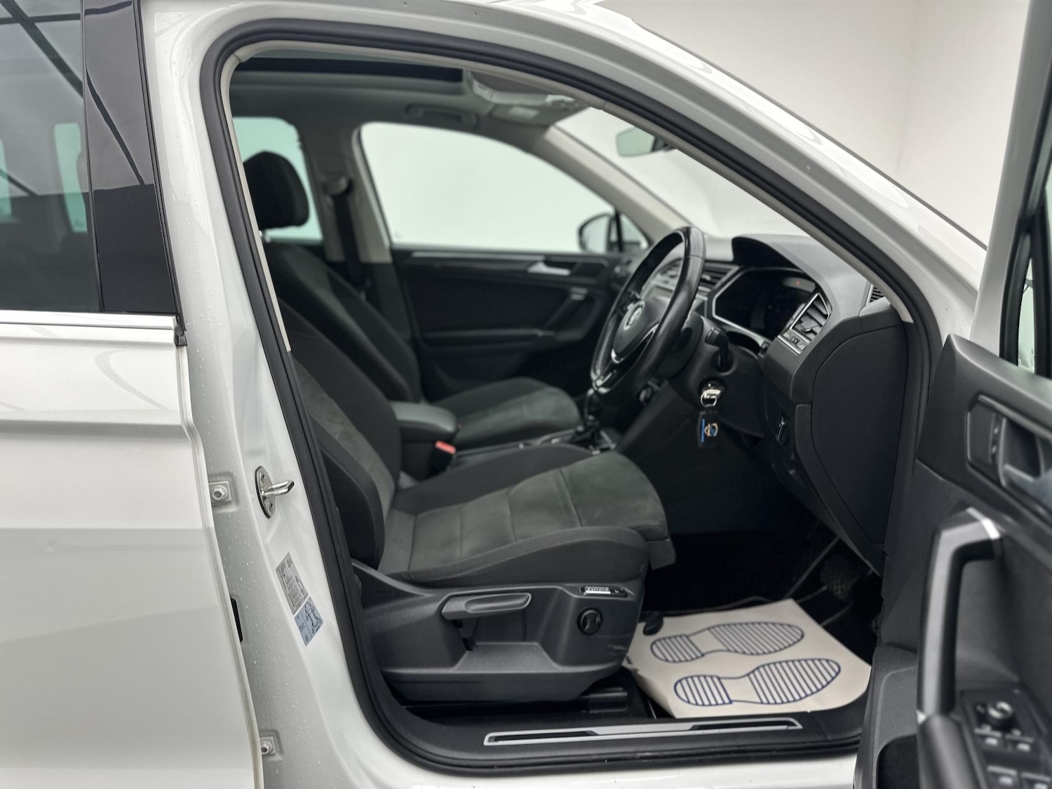 Used Volkswagen Tiguan 2018 for sale - 76598876: Photo 15