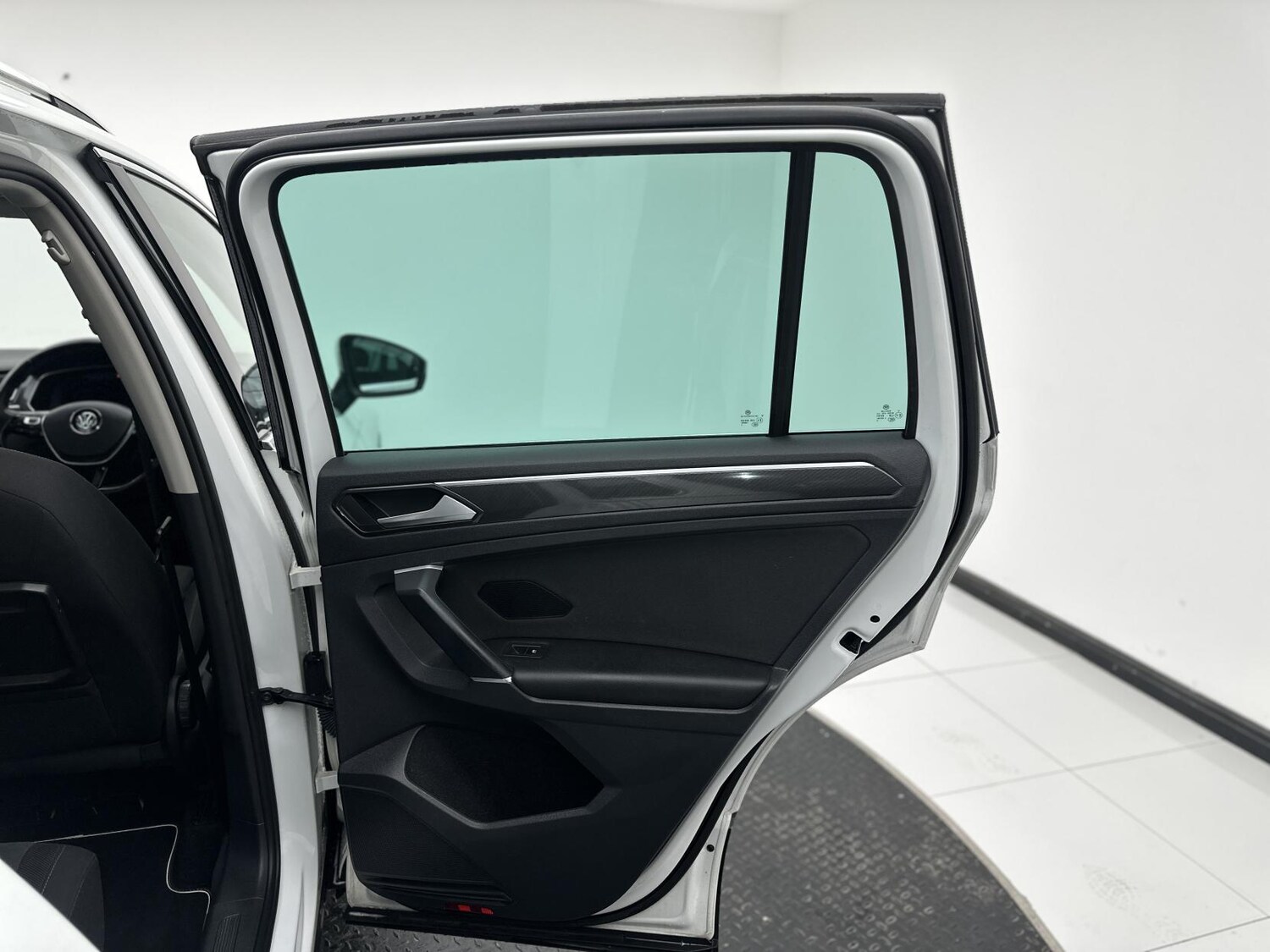 Used Volkswagen Tiguan 2018 for sale - 76598876: Photo 19