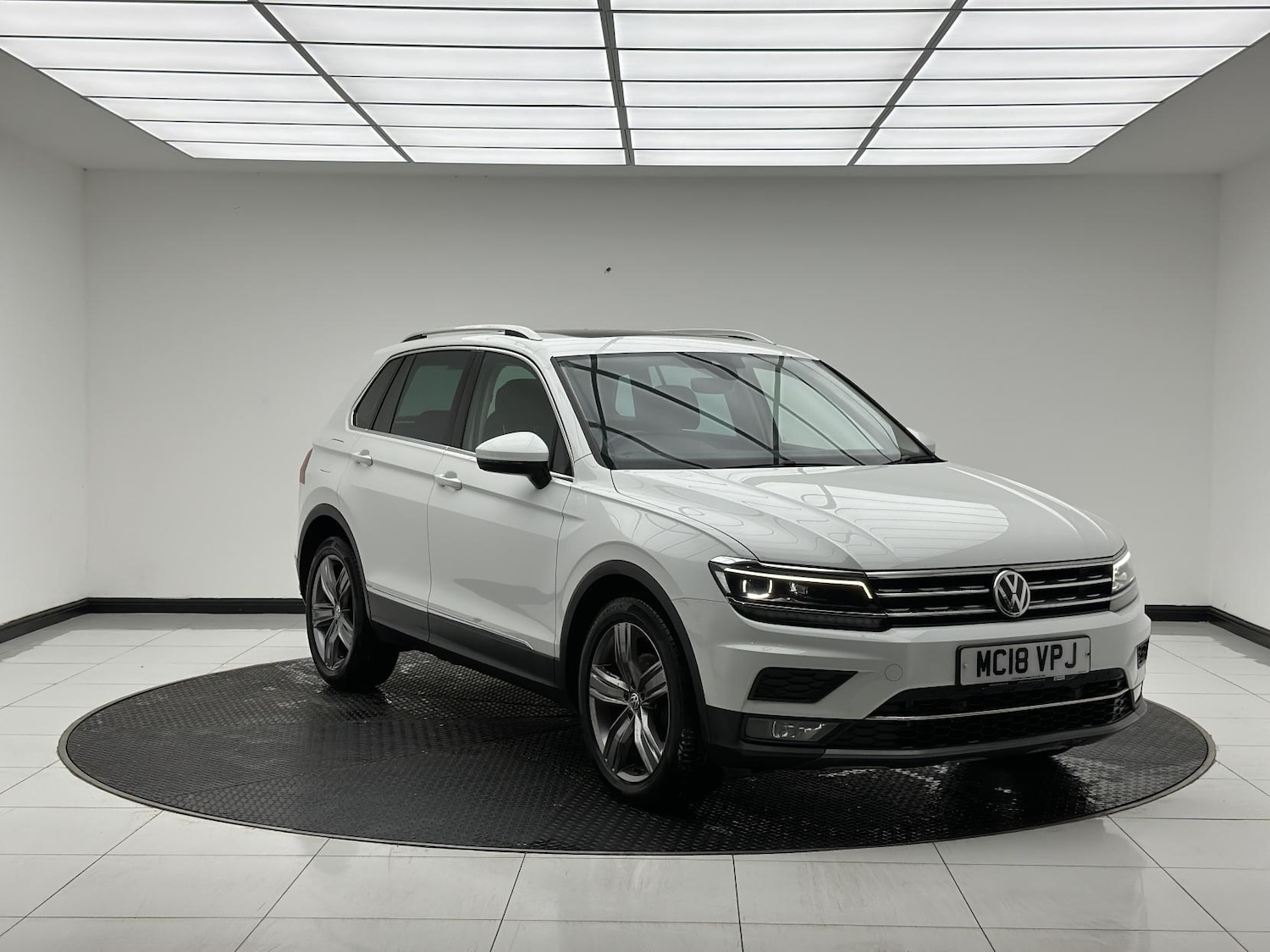 Used Volkswagen Tiguan 2018 for sale - 76598876: Photo 2
