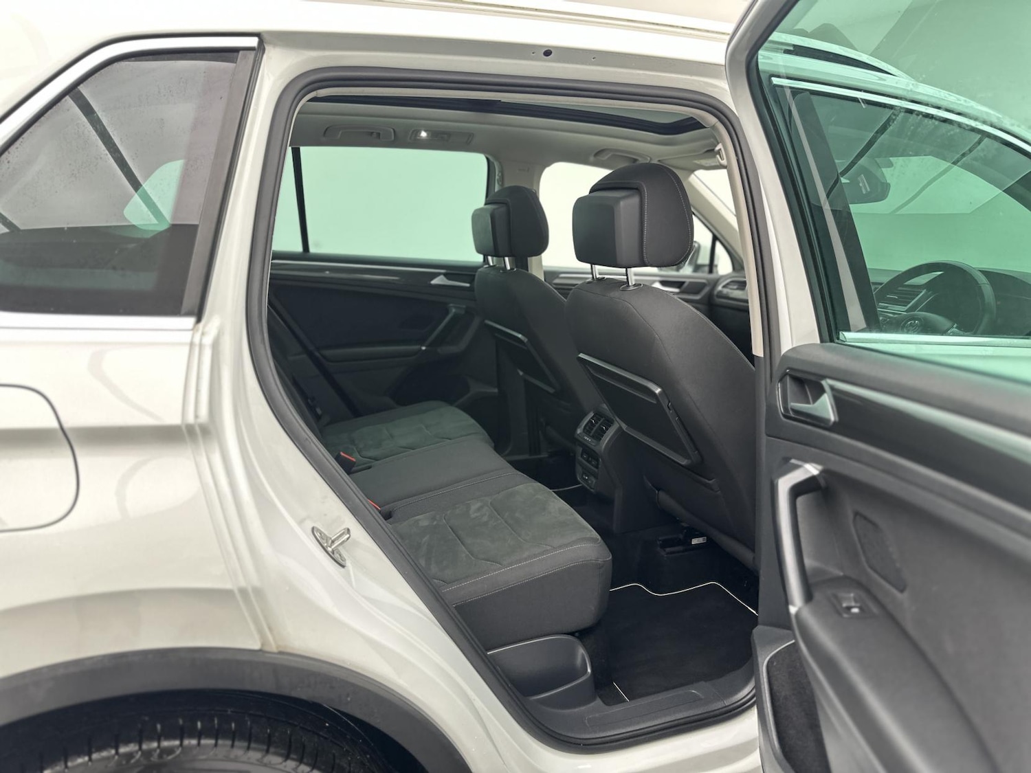 Used Volkswagen Tiguan 2018 for sale - 76598876: Photo 20