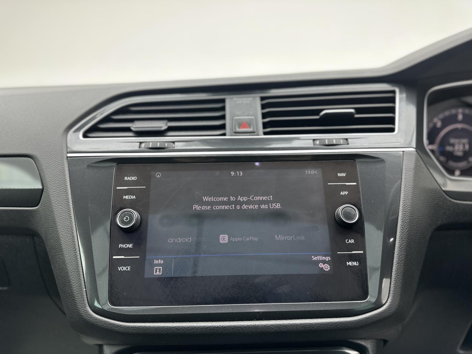 Used Volkswagen Tiguan 2018 for sale - 76598876: Photo 32