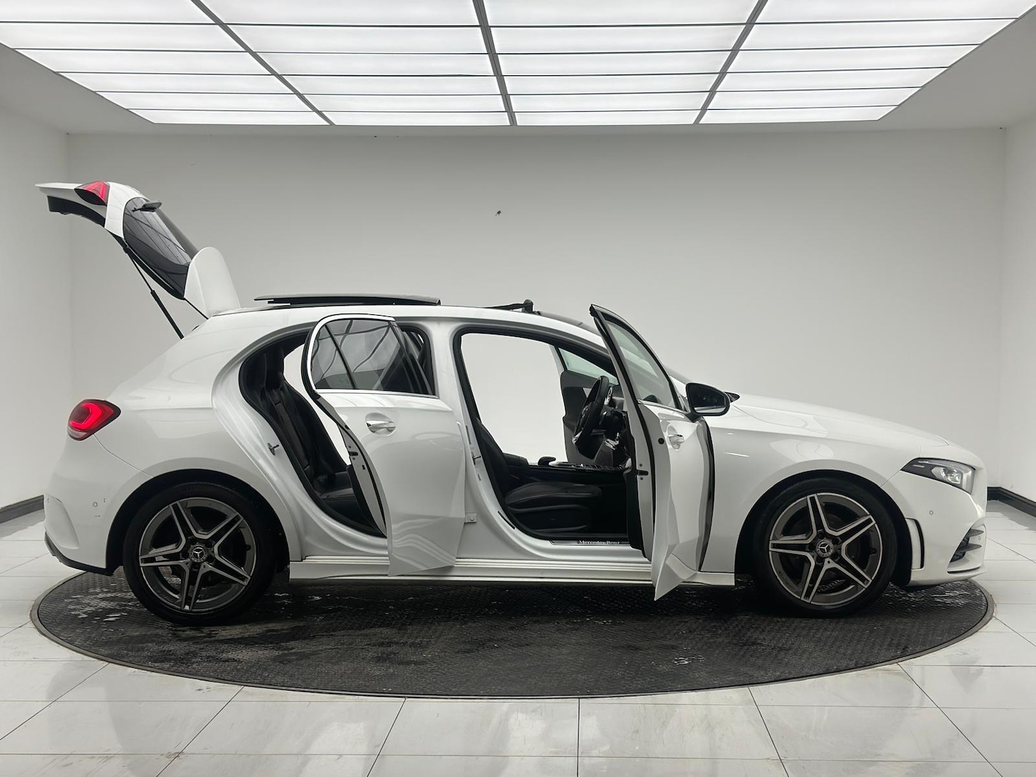 Used Mercedes-Benz A-Class 2019 for sale - 76826339: Photo 10