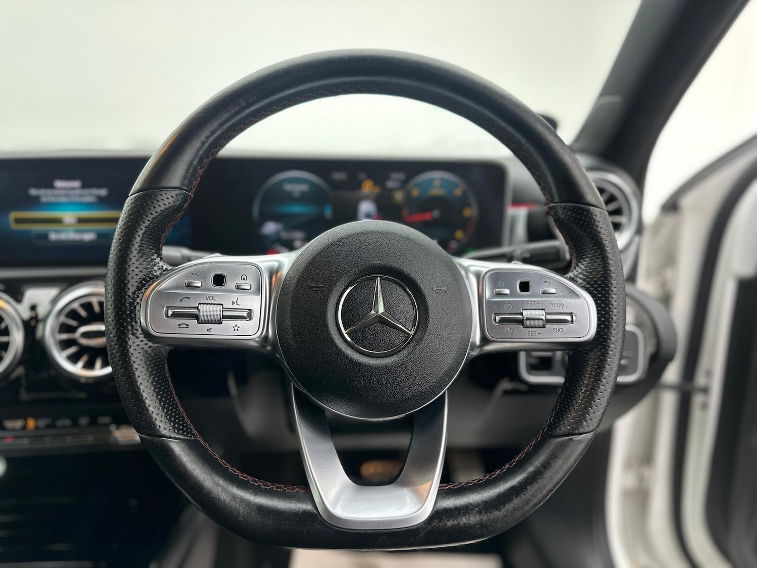 Used Mercedes-Benz A-Class 2019 for sale - 76826339: Photo 40