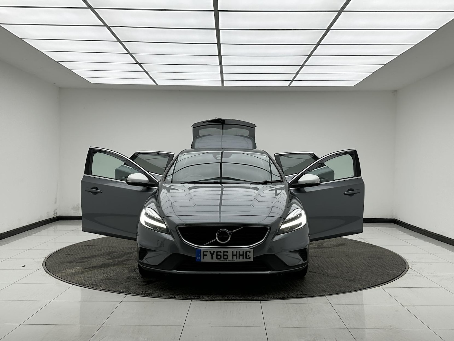 Used Volvo V40 2016 for sale - 77314295: Photo 10