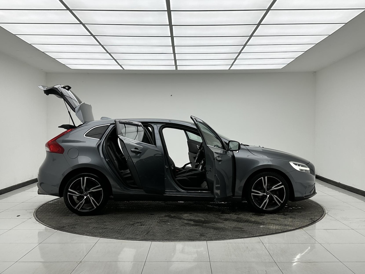 Used Volvo V40 2016 for sale - 77314295: Photo 13