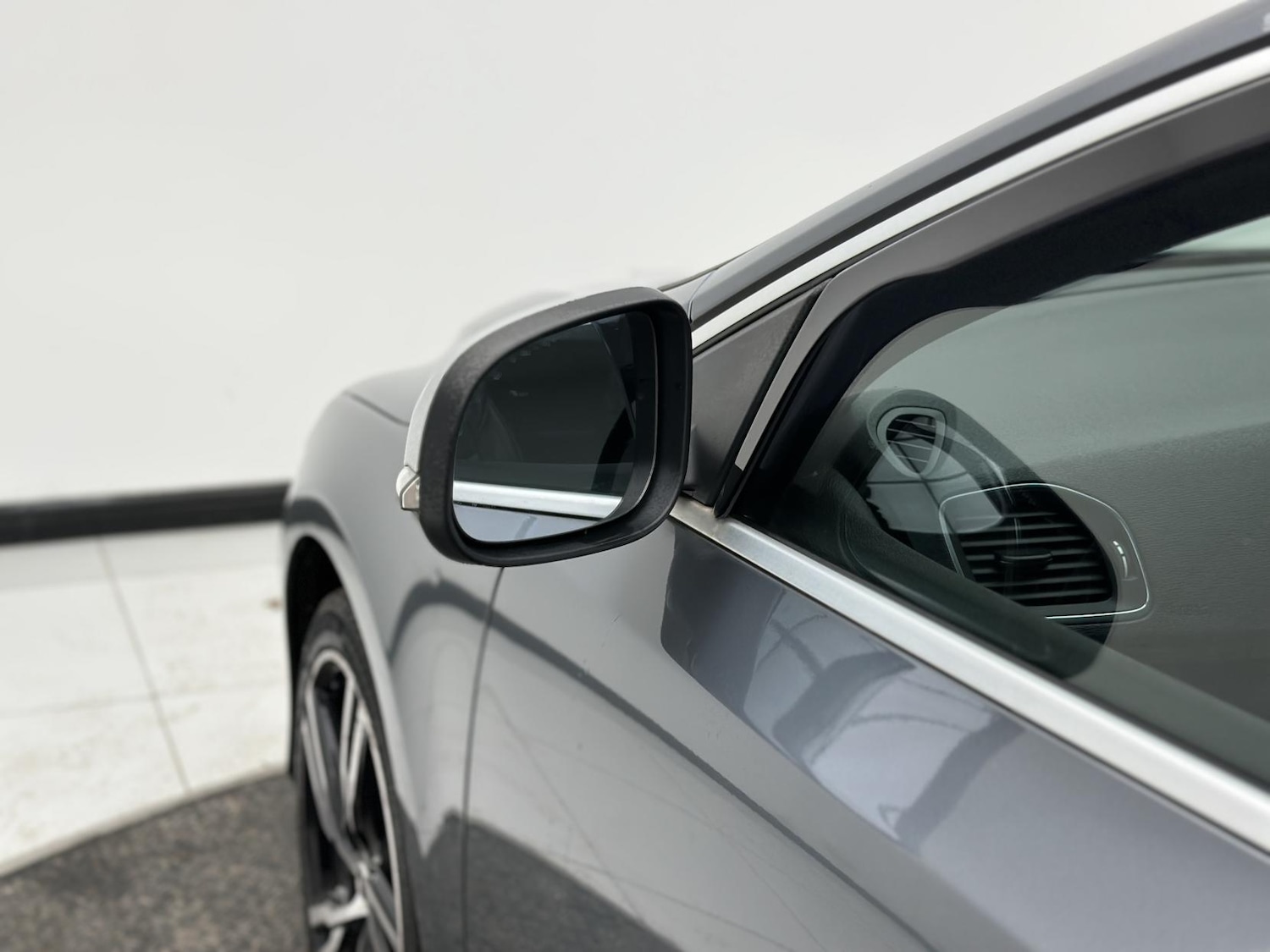 Used Volvo V40 2016 for sale - 77314295: Photo 35