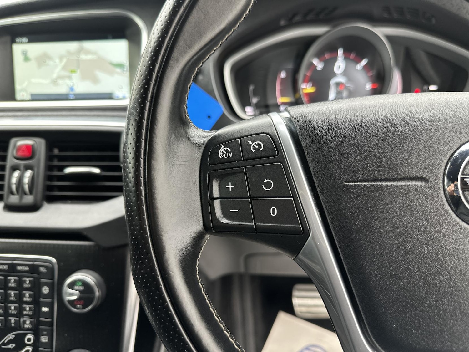 Used Volvo V40 2016 for sale - 77314295: Photo 38