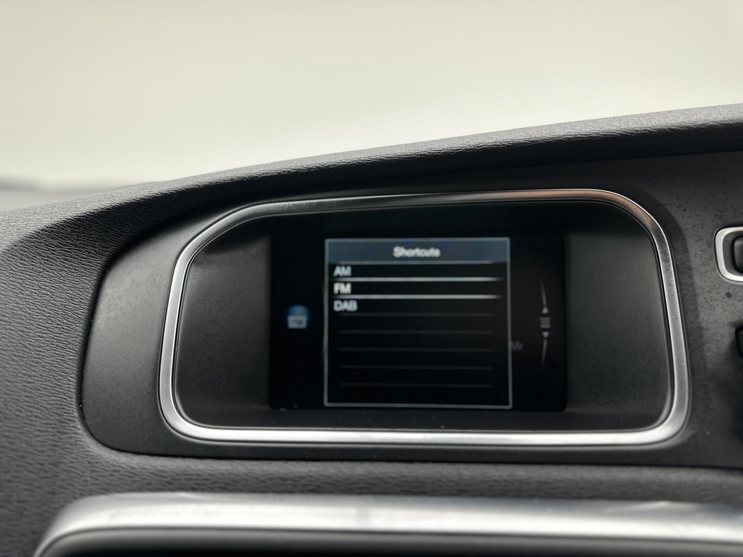 Used Volvo V40 2016 for sale - 77314295: Photo 45