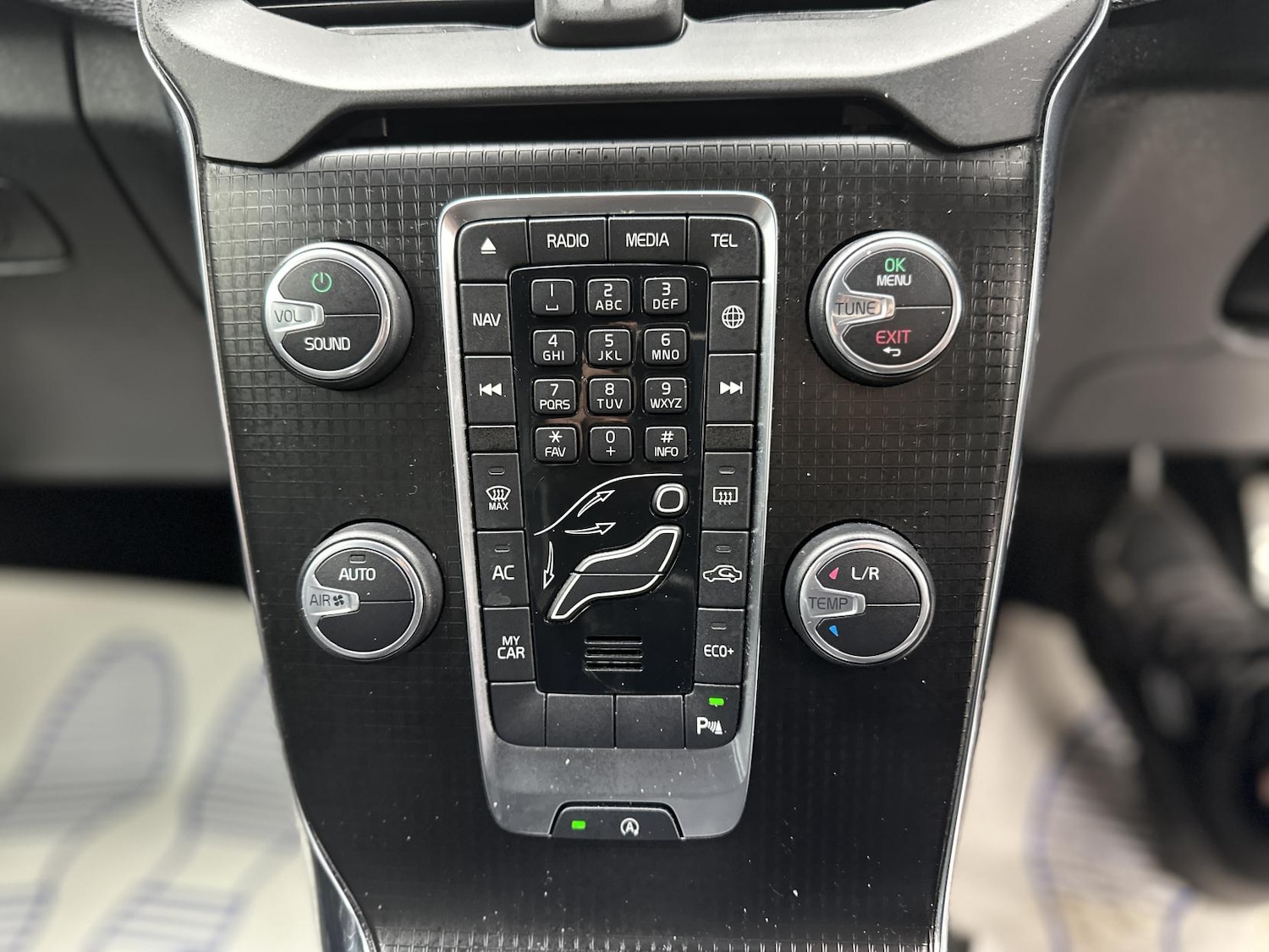 Used Volvo V40 2016 for sale - 77314295: Photo 49