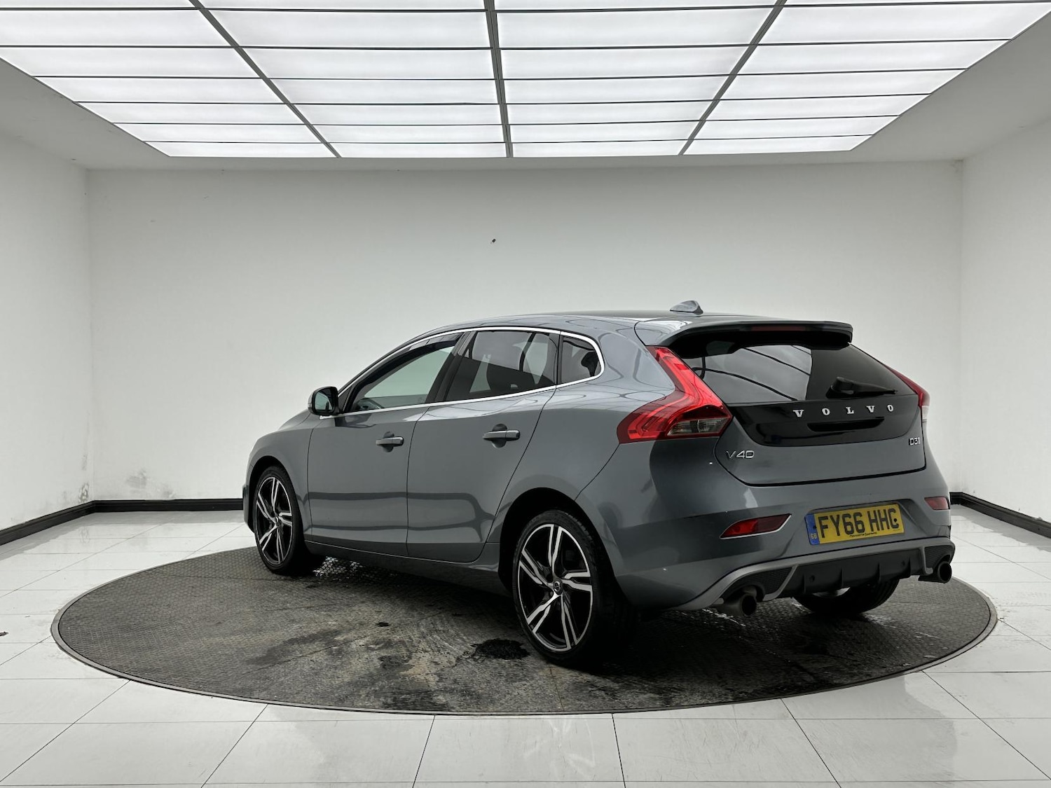 Used Volvo V40 2016 for sale - 77314295: Photo 5