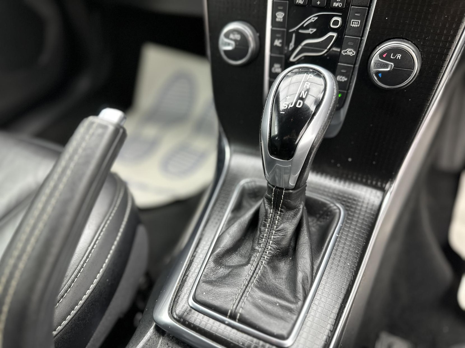 Used Volvo V40 2016 for sale - 77314295: Photo 50