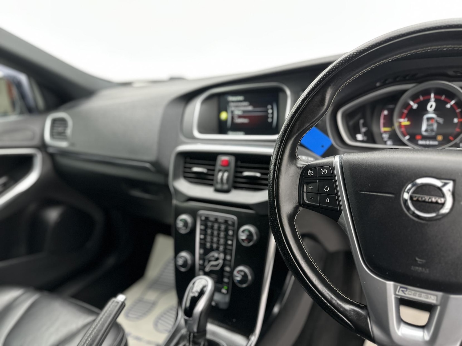 Used Volvo V40 2016 for sale - 77314295: Photo 55