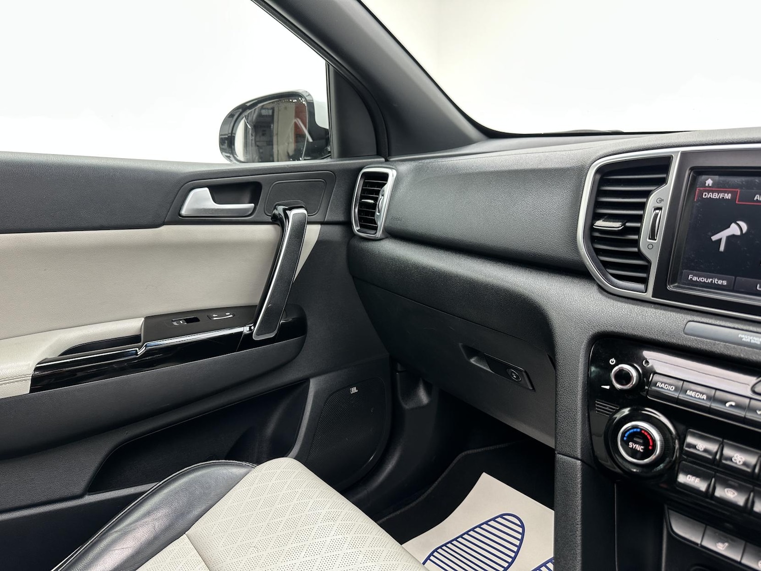 Used Kia Sportage 2018 for sale - 76405120: Photo 62