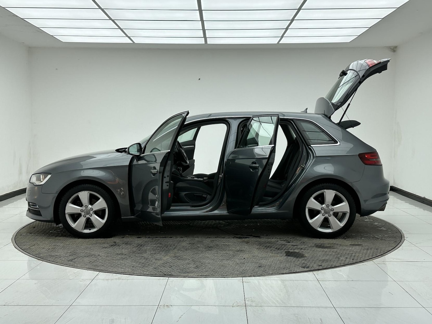 Used Audi A3 2014 for sale - 77938596: Photo 9