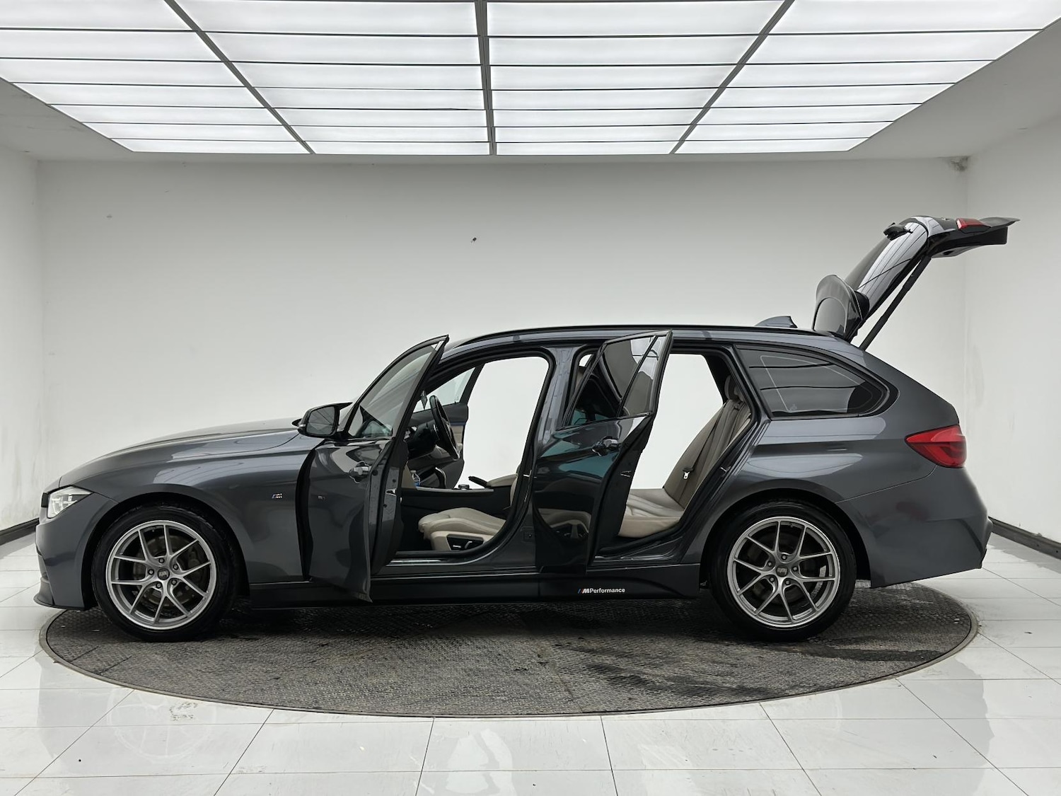 Used BMW 3 Series 2016 for sale - 77595816: Photo 11