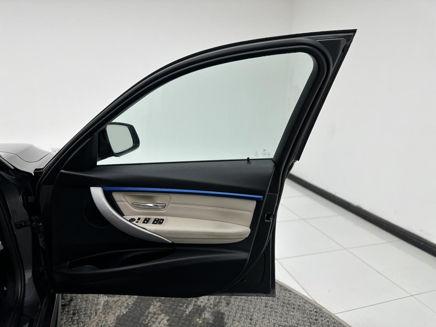 Used BMW 3 Series 2016 for sale - 77595816: Photo 17