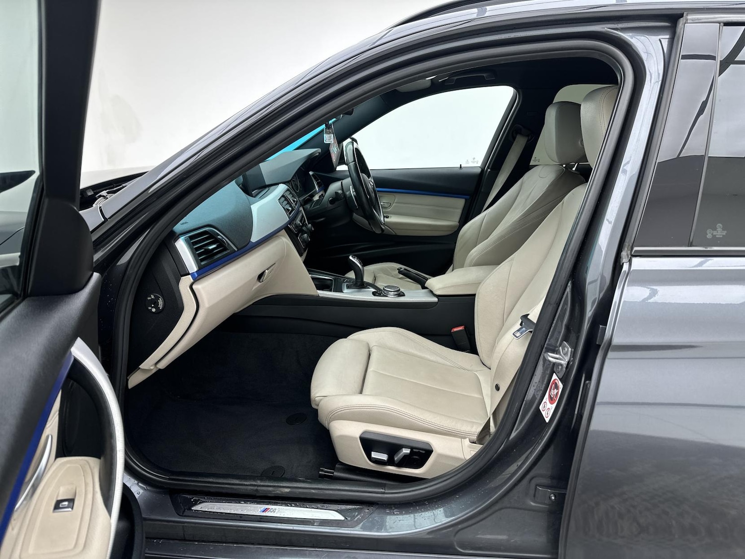 Used BMW 3 Series 2016 for sale - 77595816: Photo 32