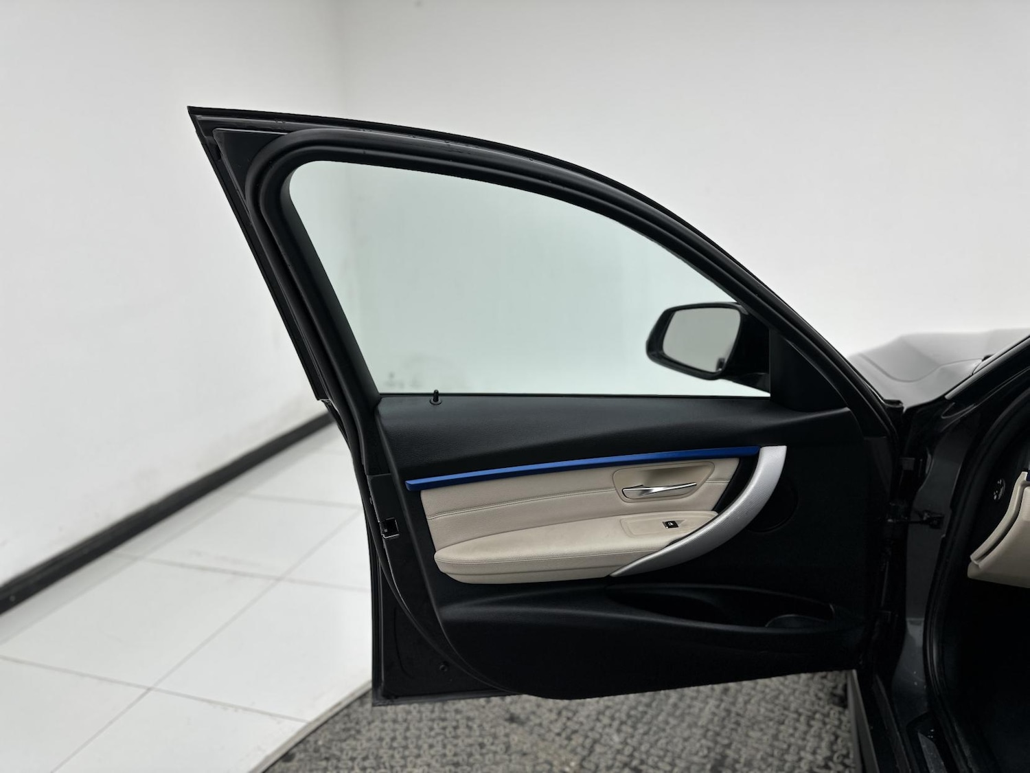 Used BMW 3 Series 2016 for sale - 77595816: Photo 34