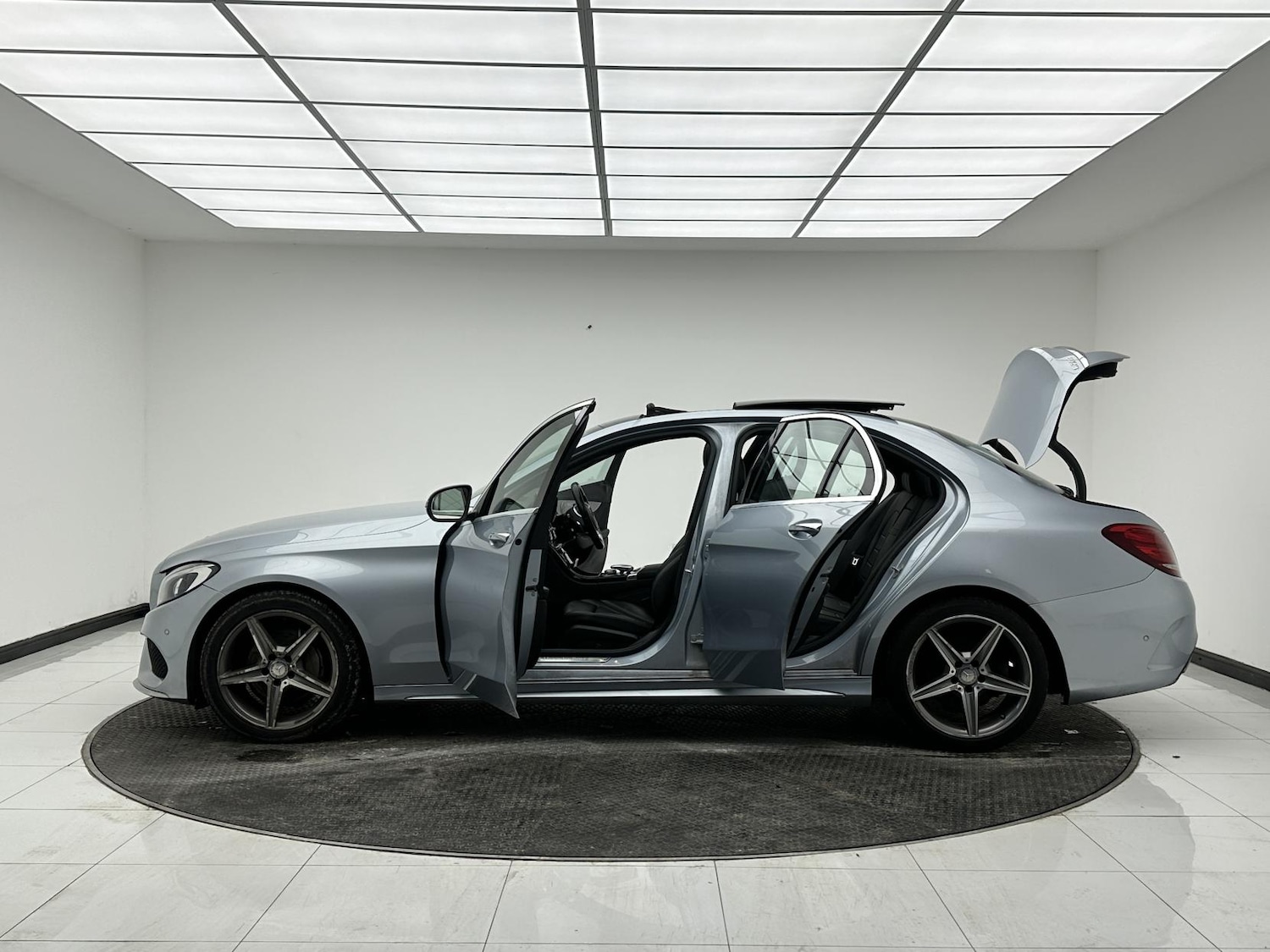 Used Mercedes-Benz C Class 2015 for sale - 77097101: Photo 11