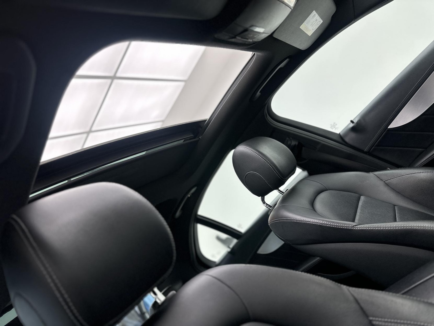 Used Mercedes-Benz C Class 2015 for sale - 77097101: Photo 17