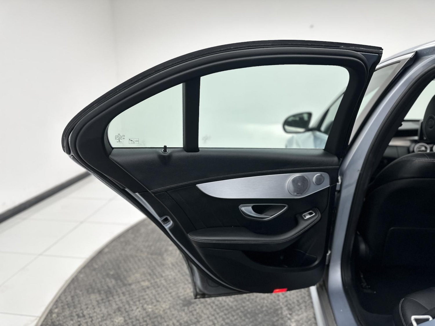 Used Mercedes-Benz C Class 2015 for sale - 77097101: Photo 28