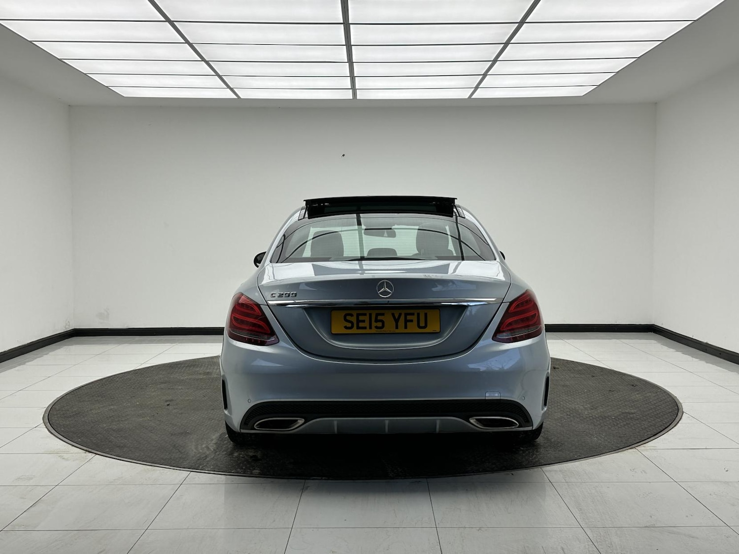 Used Mercedes-Benz C Class 2015 for sale - 77097101: Photo 4