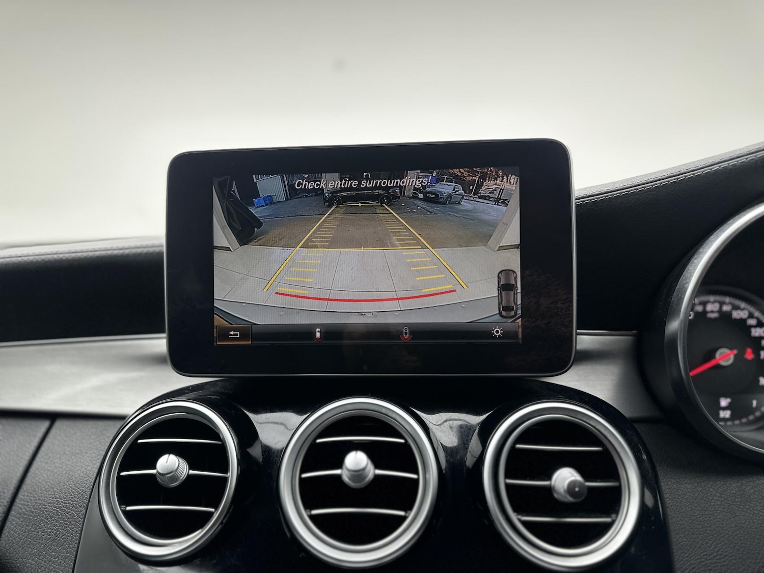 Used Mercedes-Benz C Class 2015 for sale - 77097101: Photo 52