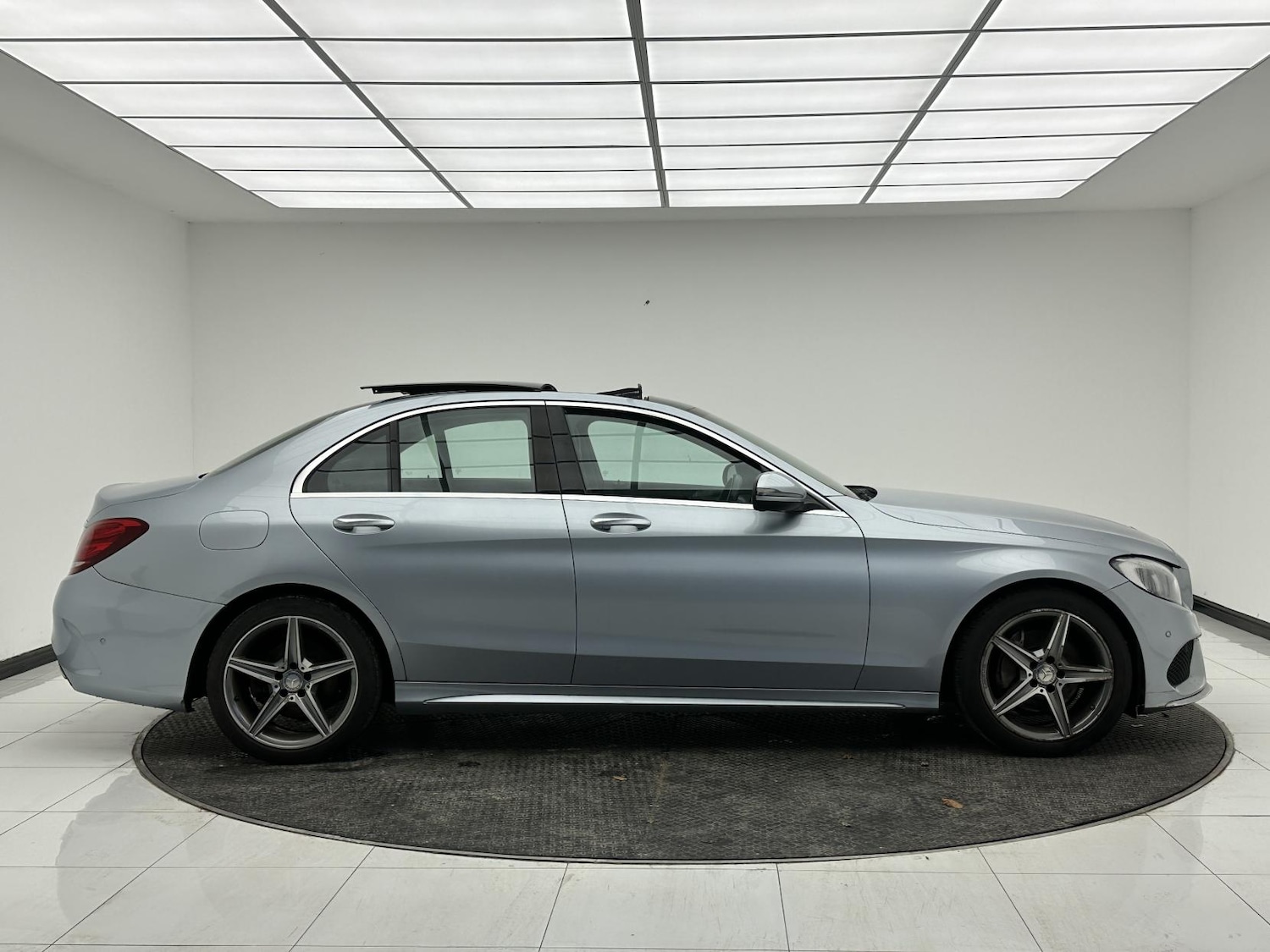 Used Mercedes-Benz C Class 2015 for sale - 77097101: Photo 9