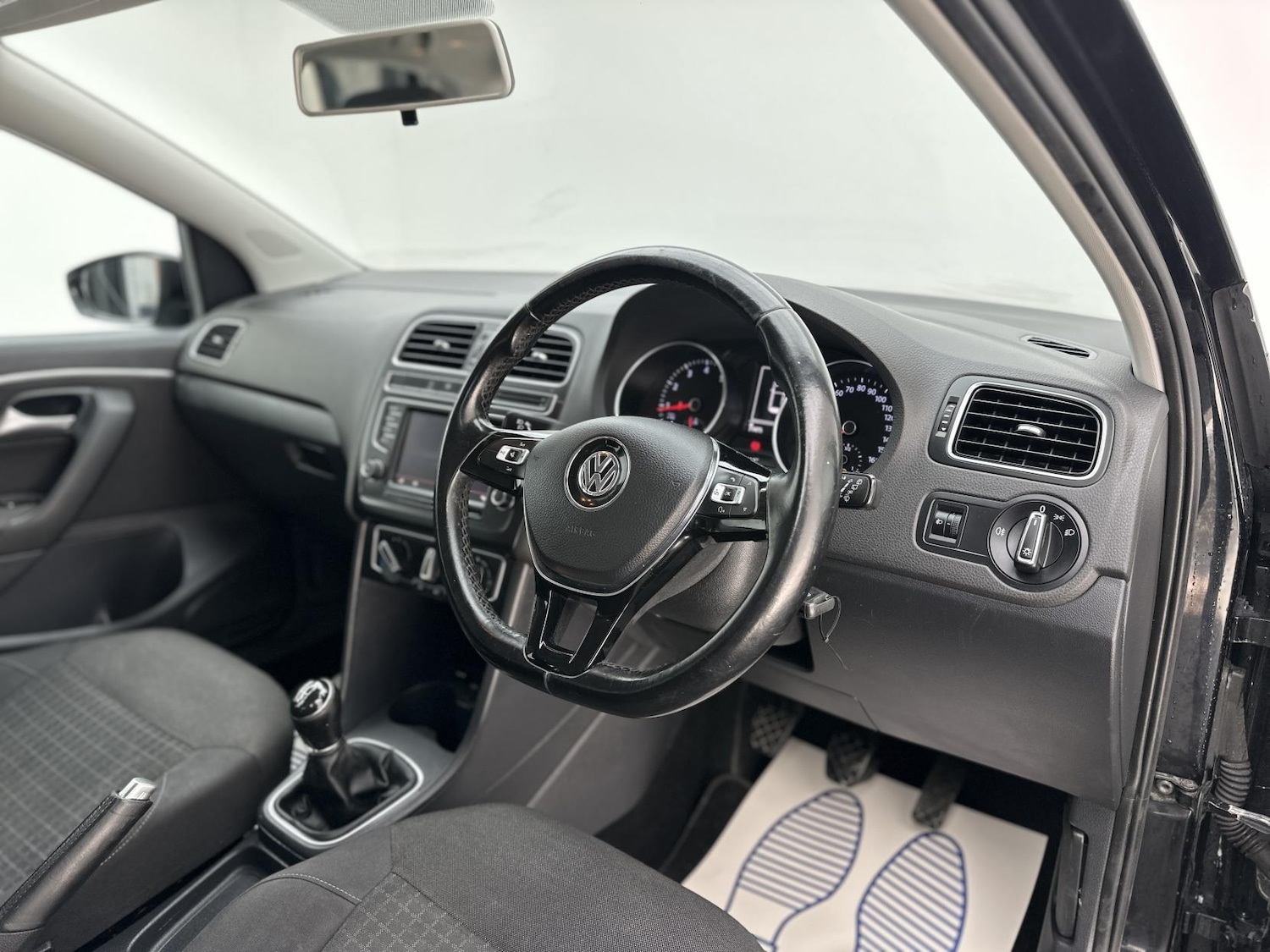 Used Volkswagen Polo 2015 for sale - 76616118: Photo 14