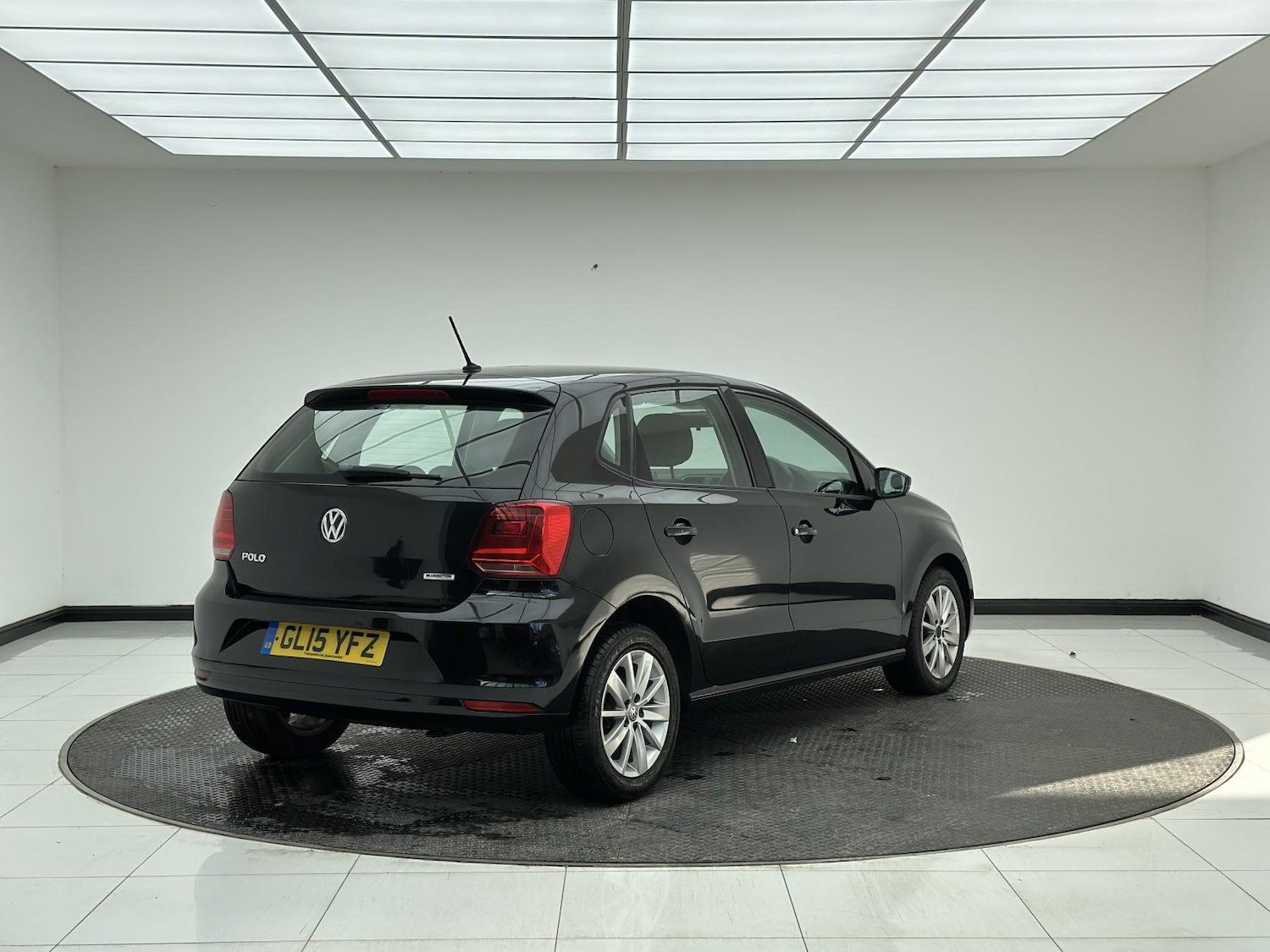 Used Volkswagen Polo 2015 for sale - 76616118: Photo 3