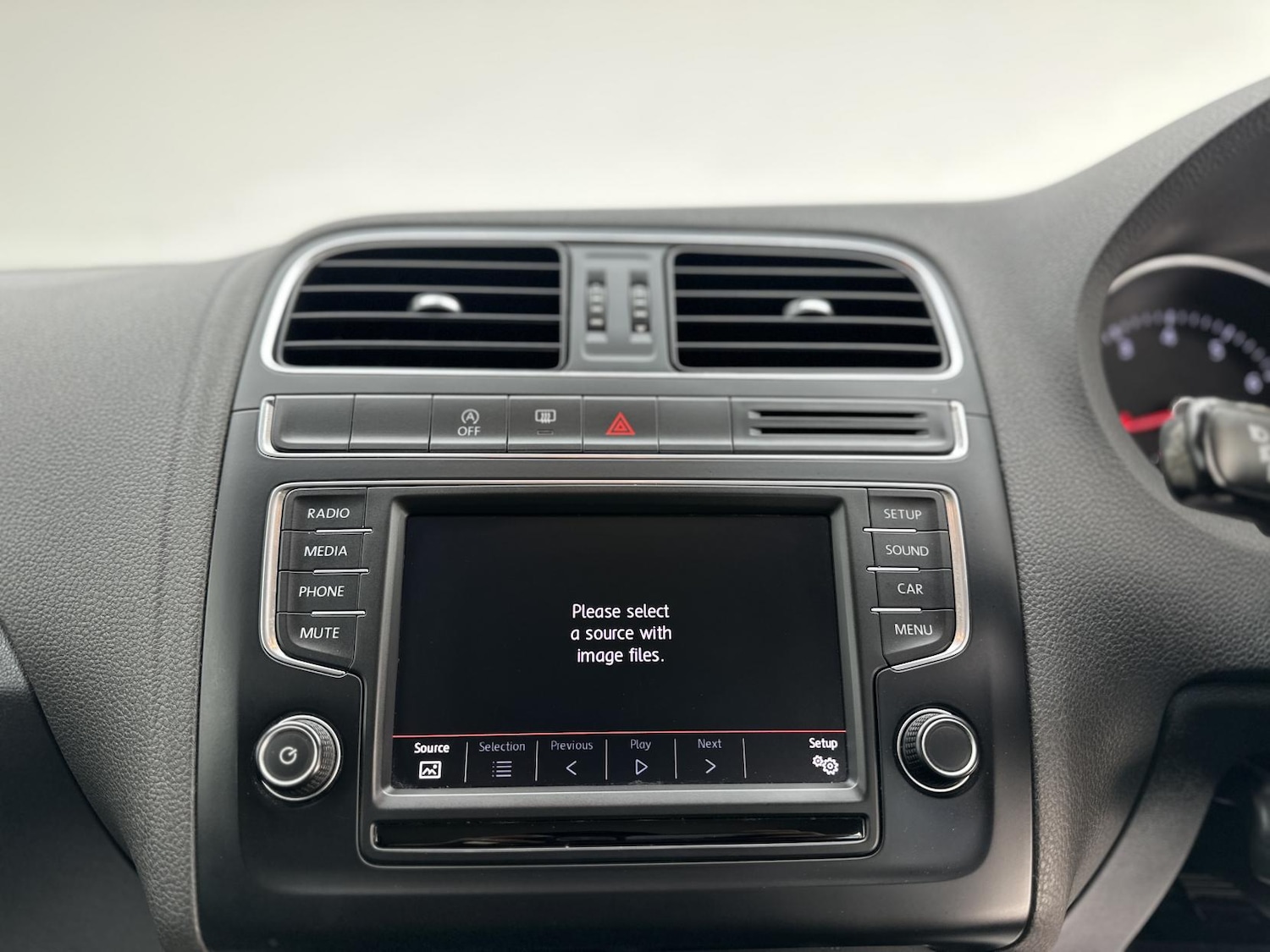 Used Volkswagen Polo 2015 for sale - 76616118: Photo 36