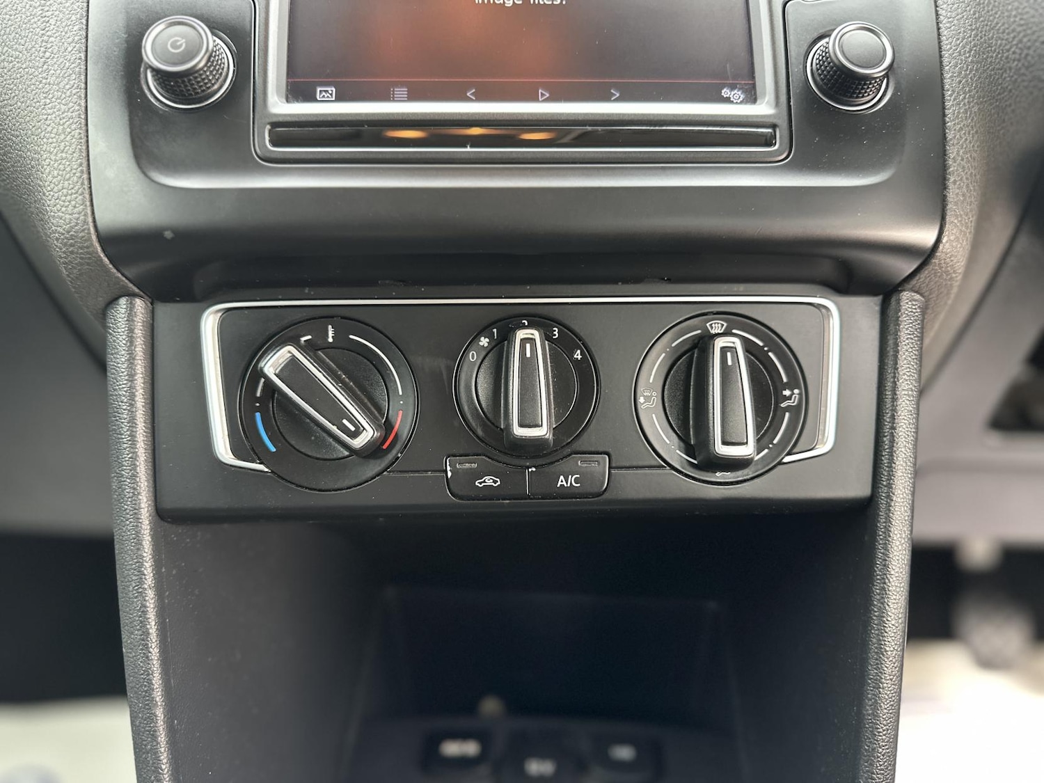 Used Volkswagen Polo 2015 for sale - 76616118: Photo 37