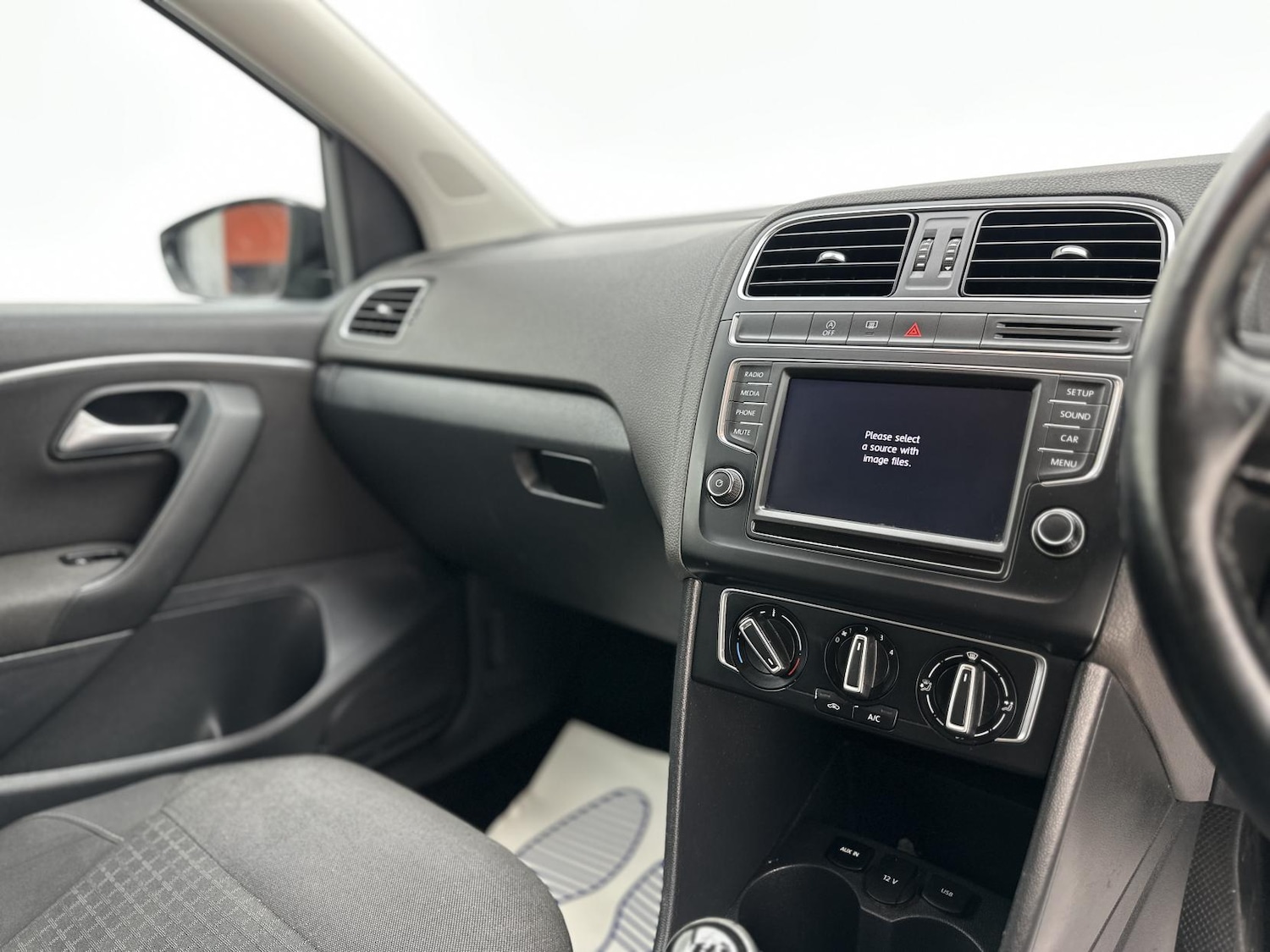 Used Volkswagen Polo 2015 for sale - 76616118: Photo 41