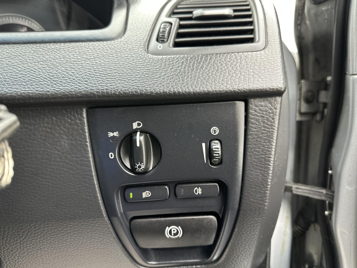 Used Volvo XC90 2012 for sale - 77170705: Photo 37