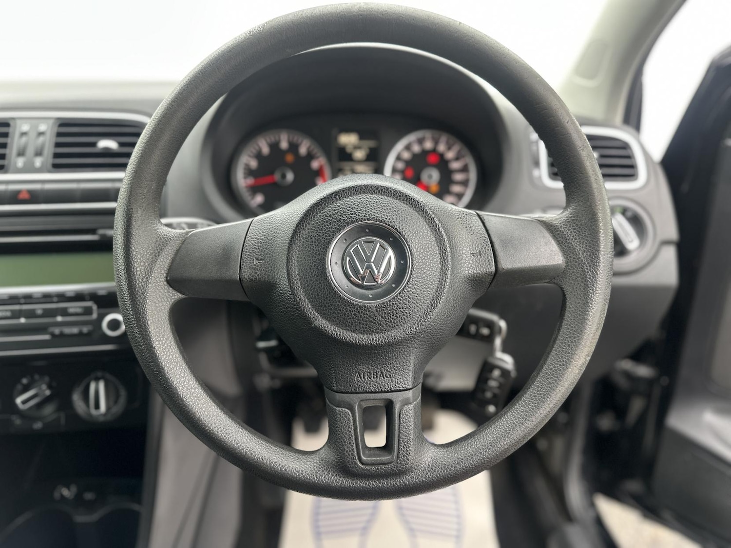 Used Volkswagen Polo 2011 for sale - 77097099: Photo 29