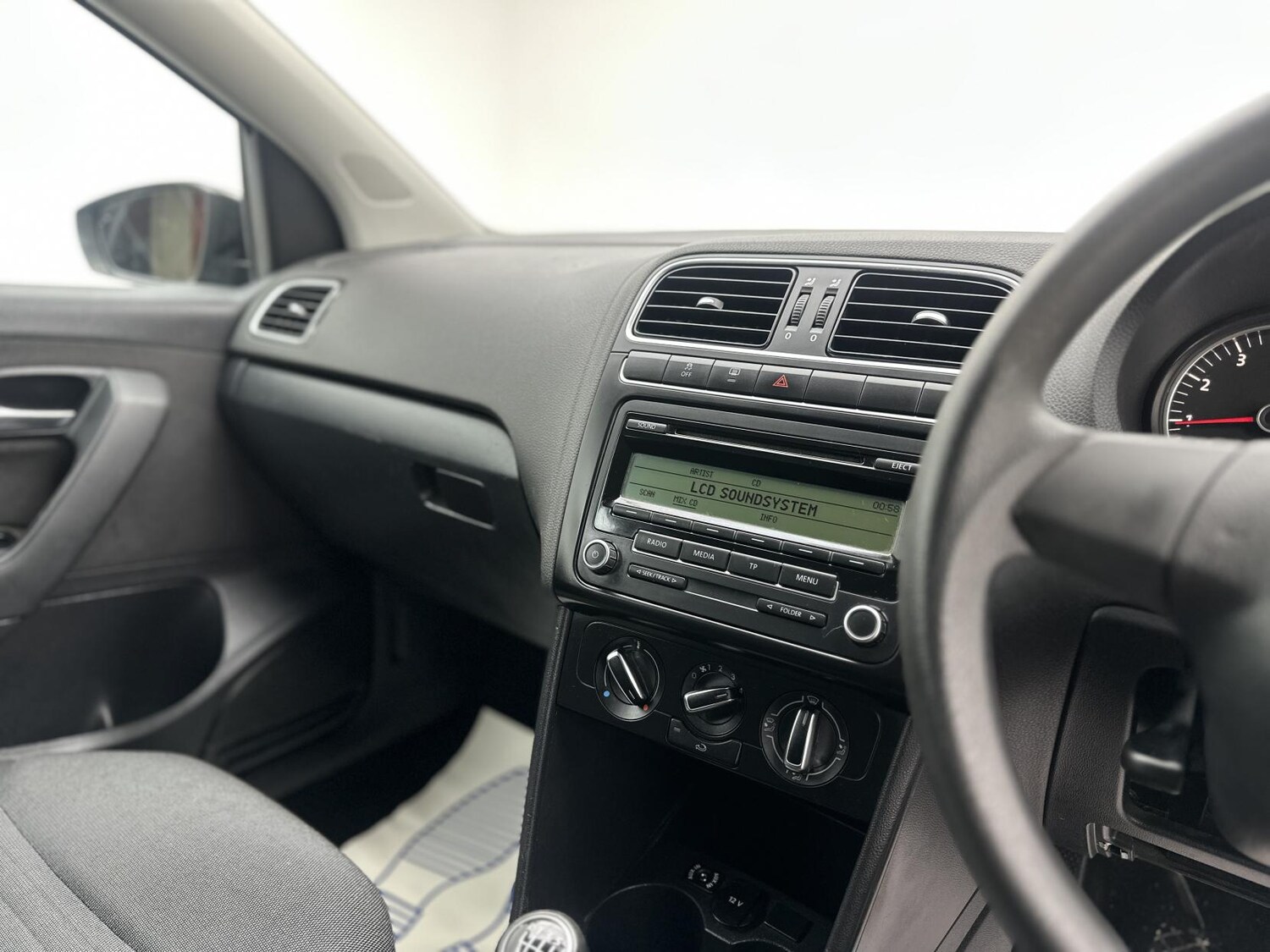 Used Volkswagen Polo 2011 for sale - 77097099: Photo 40