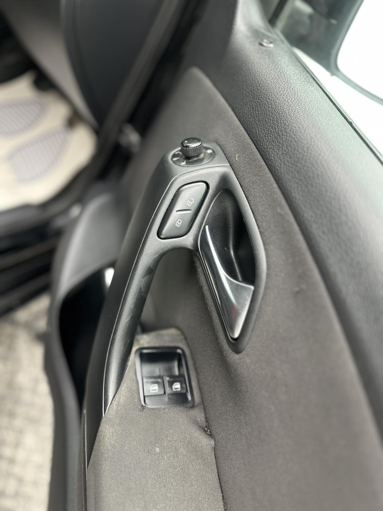 Used Volkswagen Polo 2011 for sale - 77097099: Photo 41