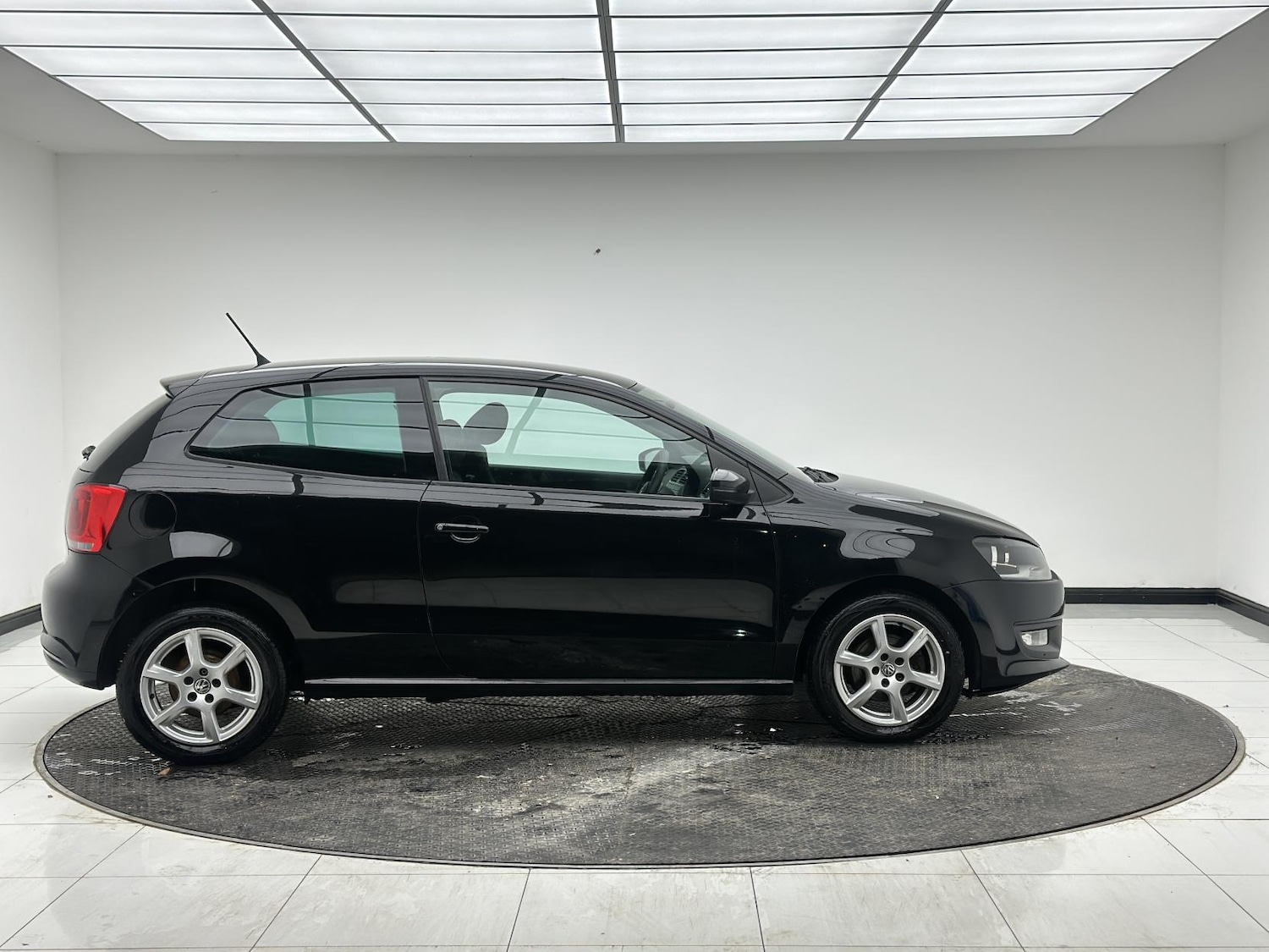 Used Volkswagen Polo 2011 for sale - 77097099: Photo 9