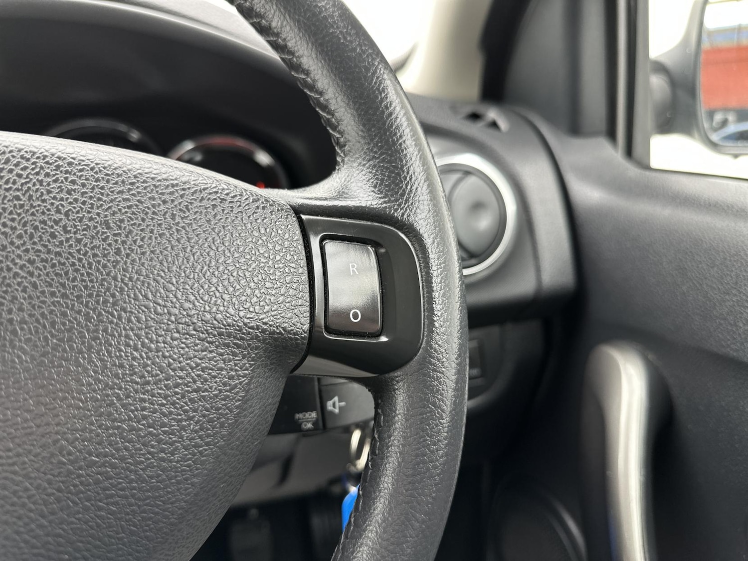 Used Dacia Sandero 2014 for sale - 76375746: Photo 36