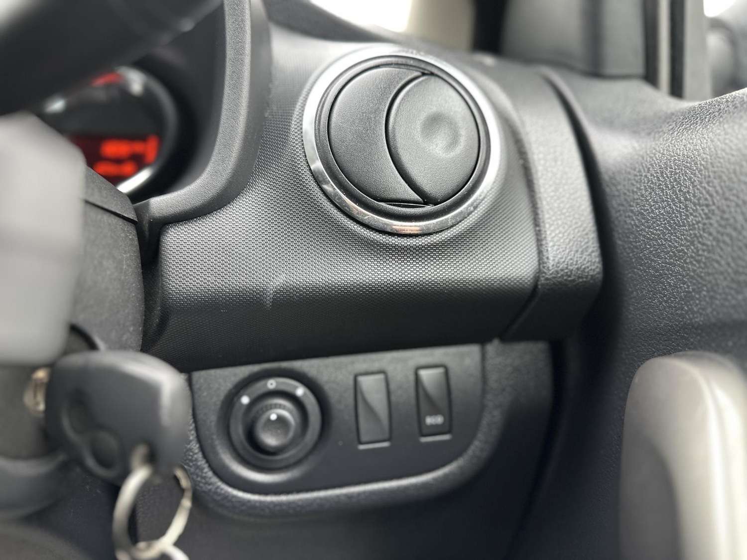 Used Dacia Sandero 2014 for sale - 76375746: Photo 39