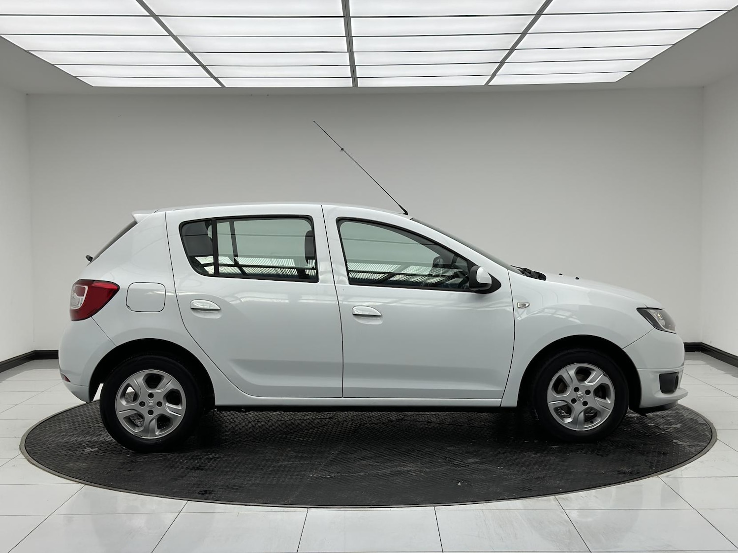 Used Dacia Sandero 2014 for sale - 76375746: Photo 9