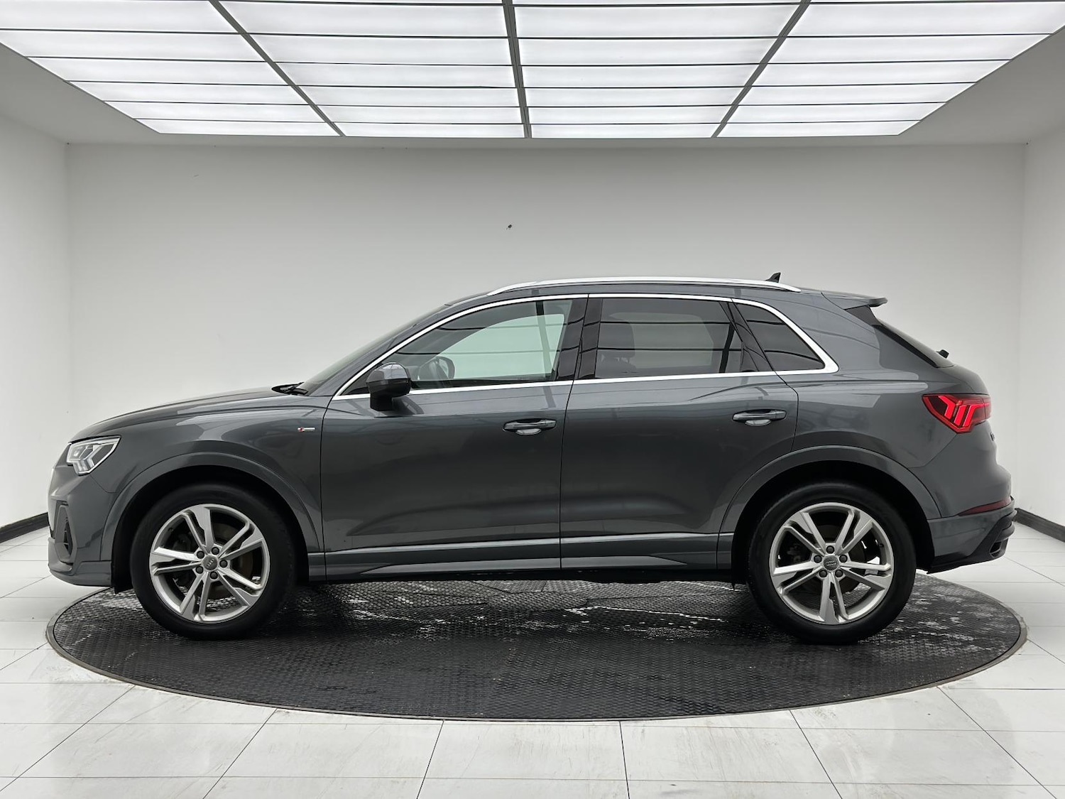 Used Audi Q3 2019 for sale - 76722780: Photo 10