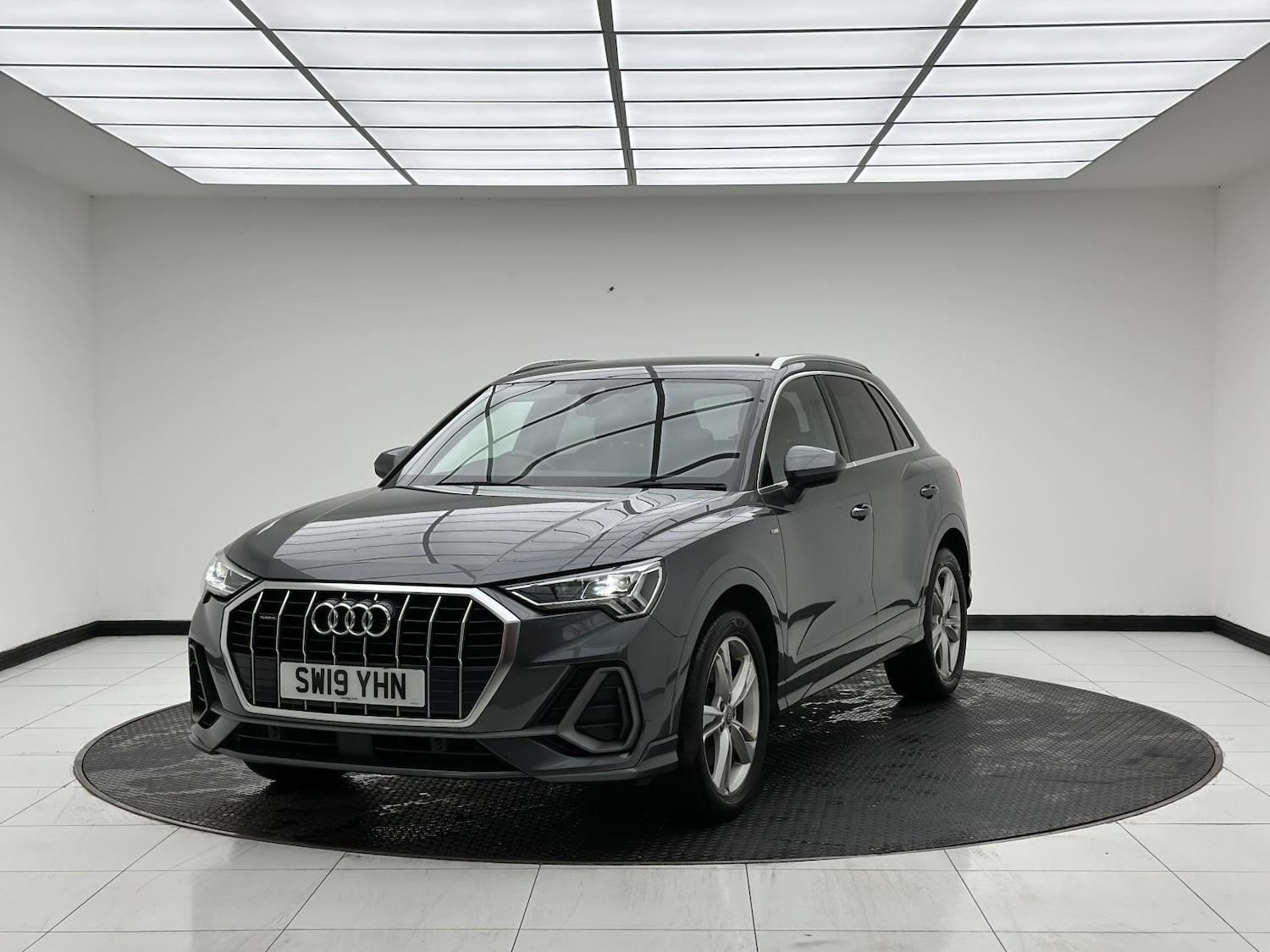Used Audi Q3 2019 for sale - 76722780: Photo 3
