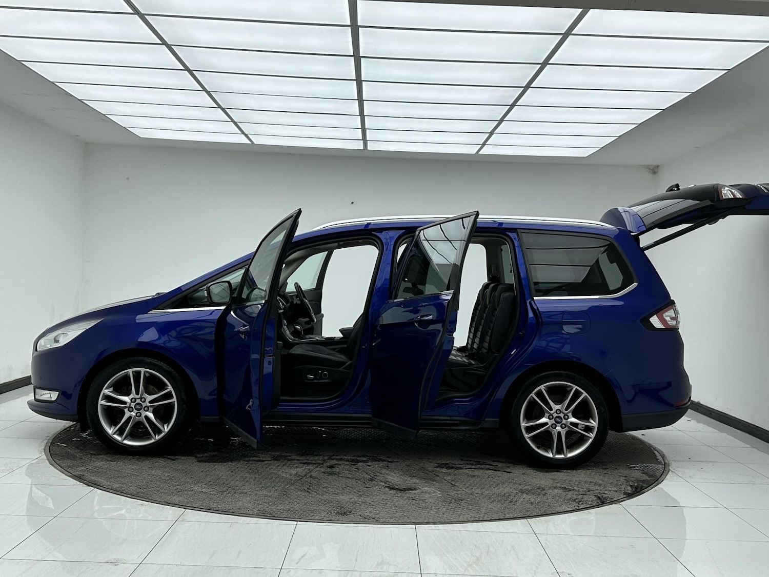 Used Ford Galaxy 2017 for sale - 77736223: Photo 11