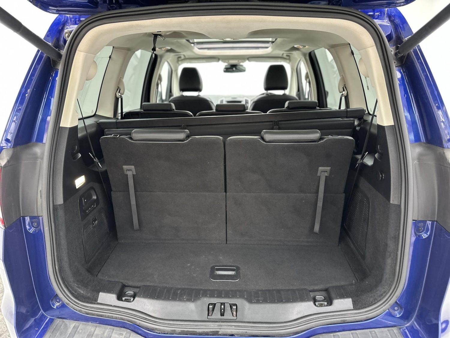 Used Ford Galaxy 2017 for sale - 77736223: Photo 27