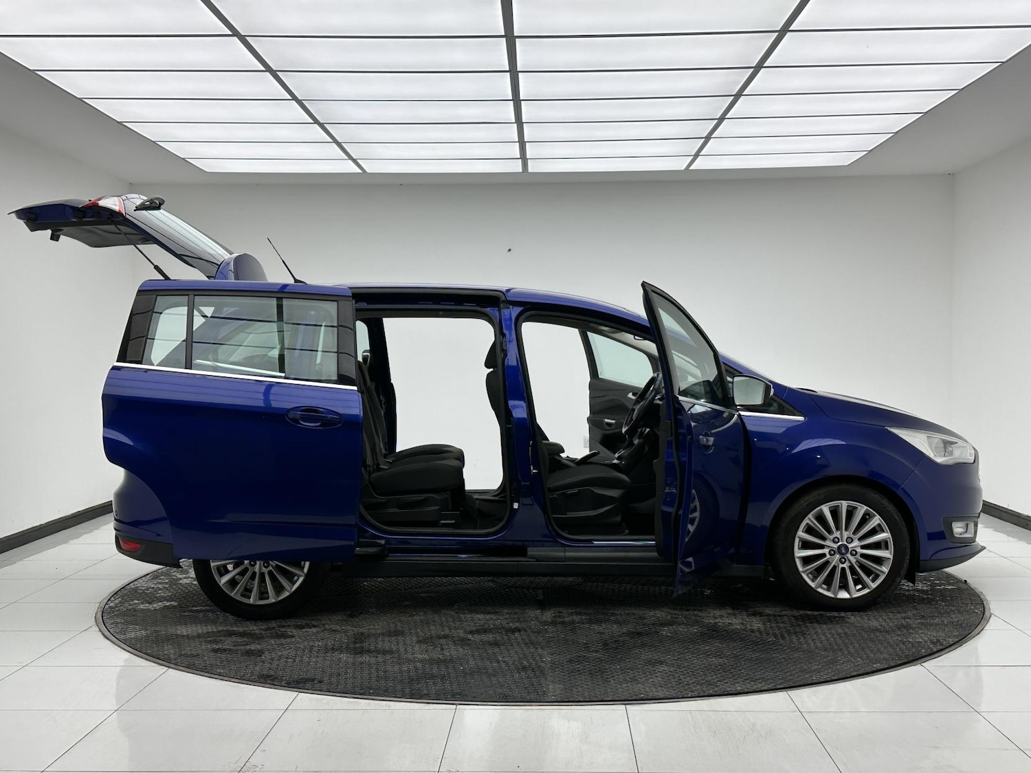 Used Ford Grand C-Max 2015 for sale - 76864289: Photo 11