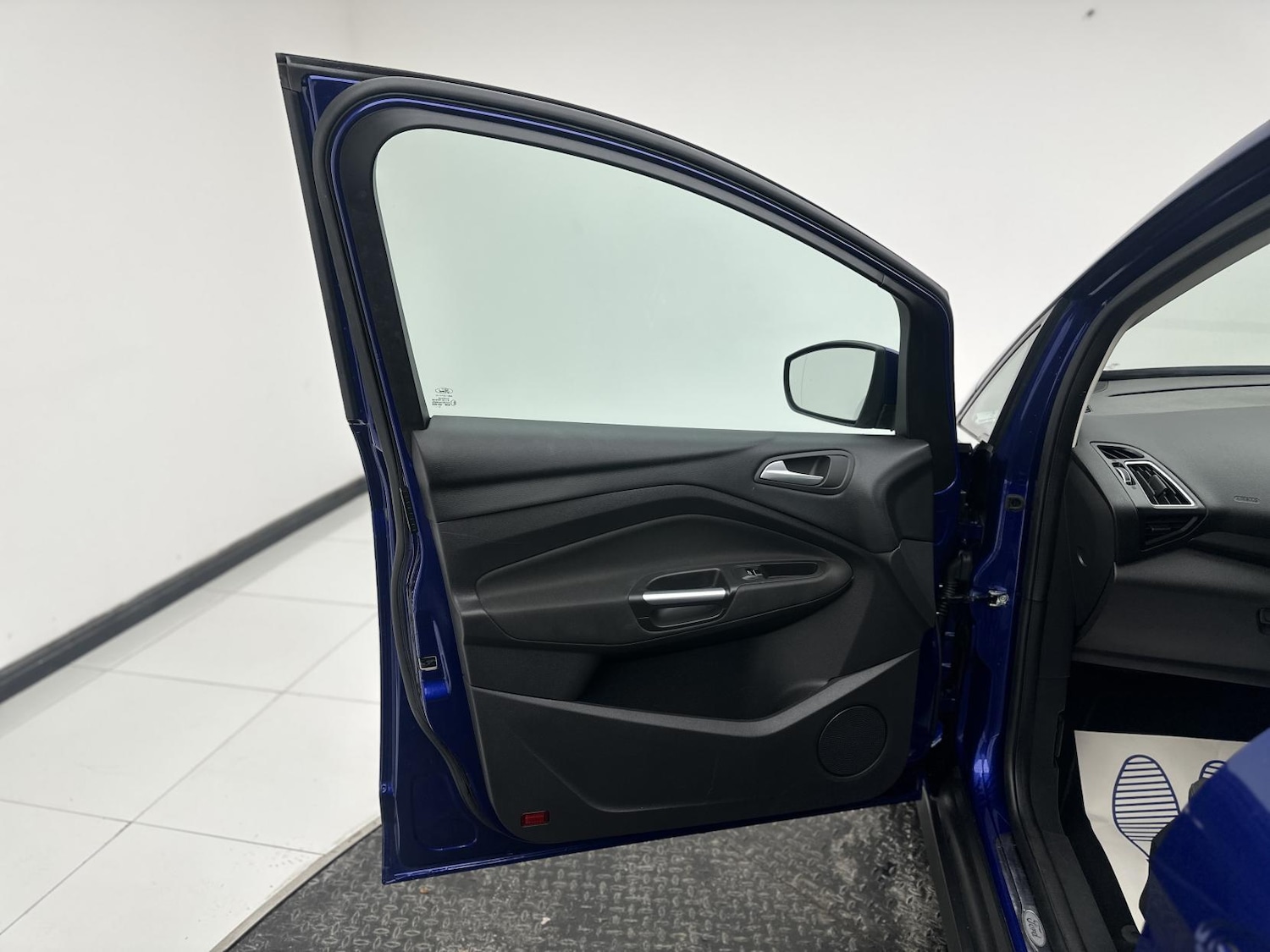 Used Ford Grand C-Max 2015 for sale - 76864289: Photo 32