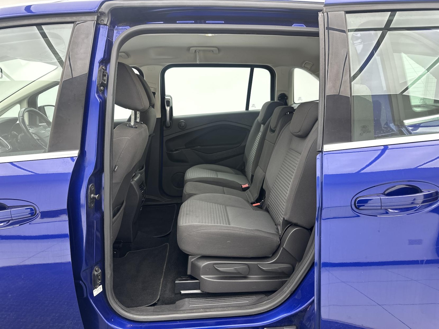 Used Ford Grand C-Max 2015 for sale - 76864289: Photo 36